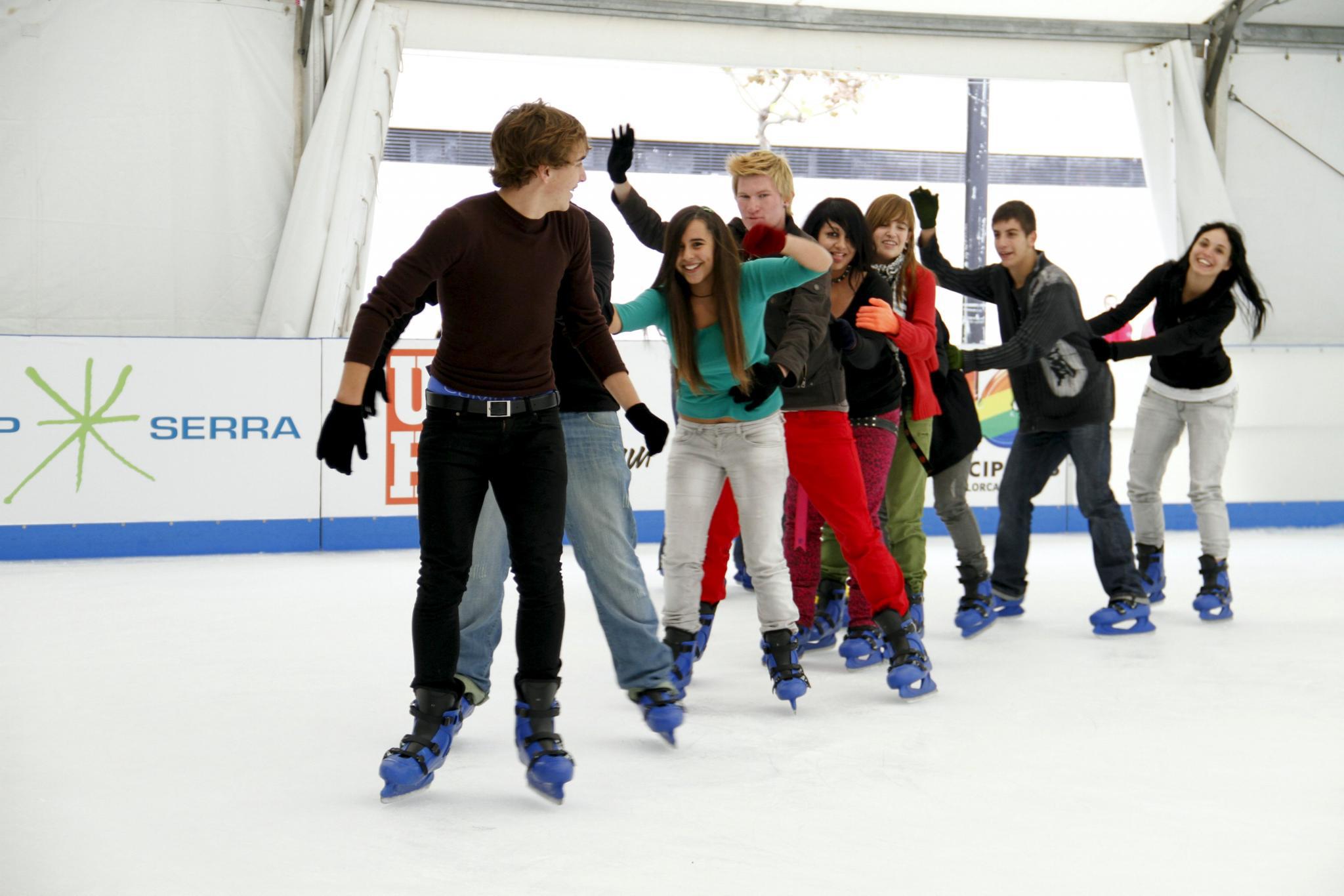 Ice rink for children and adults at Parque Europa